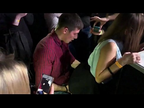 ❤️ Tinuod nga sekso sa usa ka nightclub sa Russia. Ang 18-anyos nga Ruso nga babaye sa anus ug puwerta nakighilawas sa usa ka nightclub ❤️❌ kualidad nga porn sa ceb.niceporn.ru ️❤